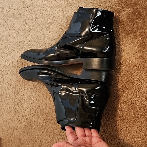 Gianvito Rossi Patent Leather Booties - Picture 13 of 16